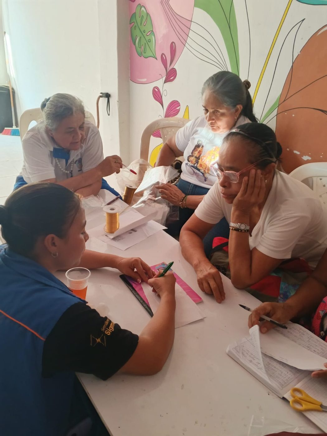 Taller de inclusión financiera Mi Bolsillito con emprendedoras de REME